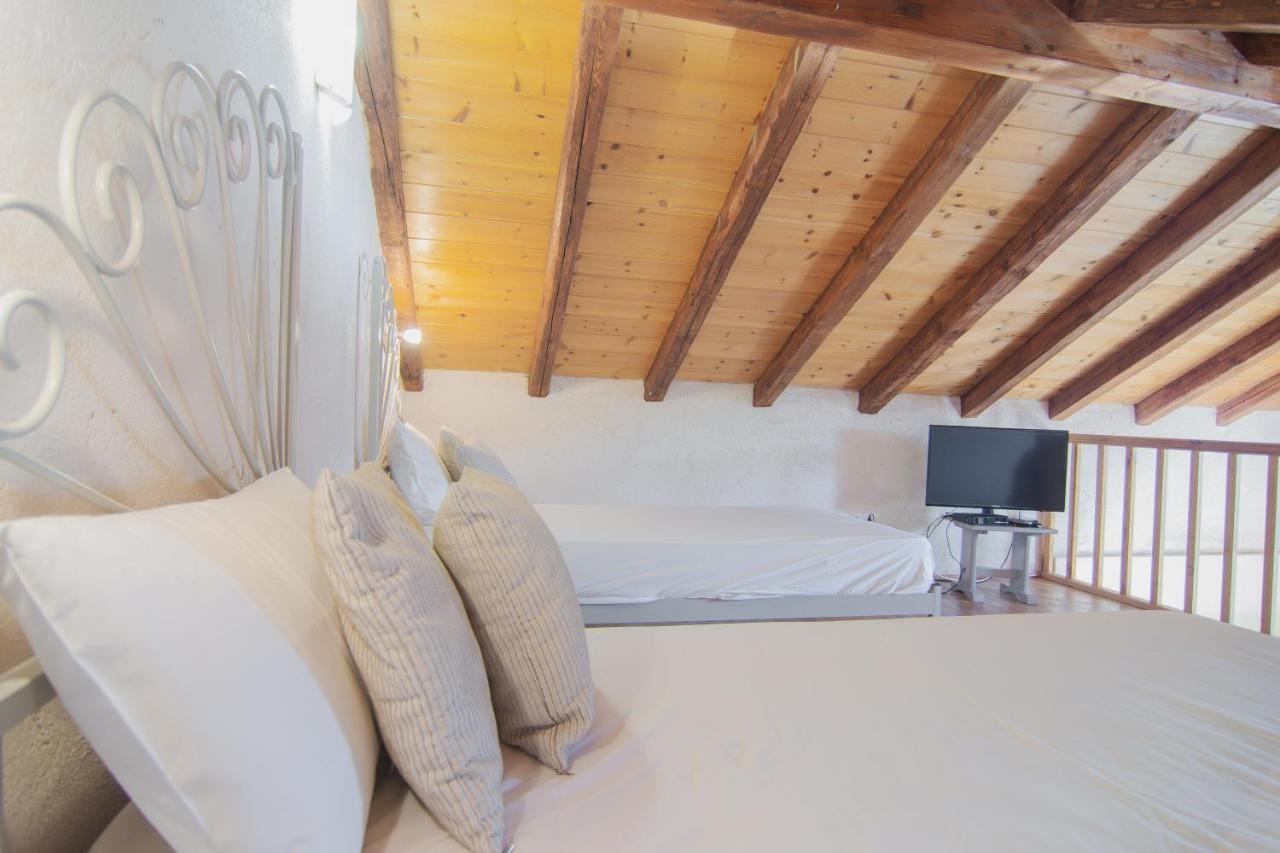 Villa Theodora View Apartments Thalia アギオス・ゲオルギオス・パゴン エクステリア 写真